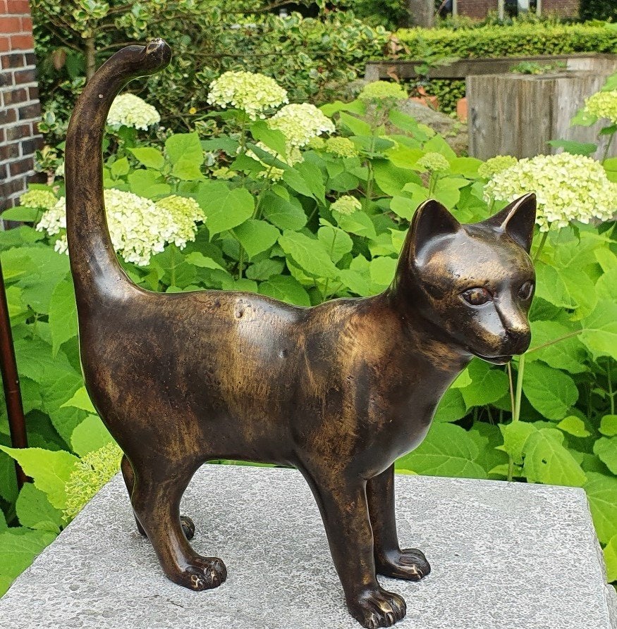 POES DIE LOOPT / bronzen dierenbeeld / KAT, Tuin en Terras, Tuinbeelden, Dierenbeeld, Nieuw, Info@huisentuindecoratiemarie.nl
