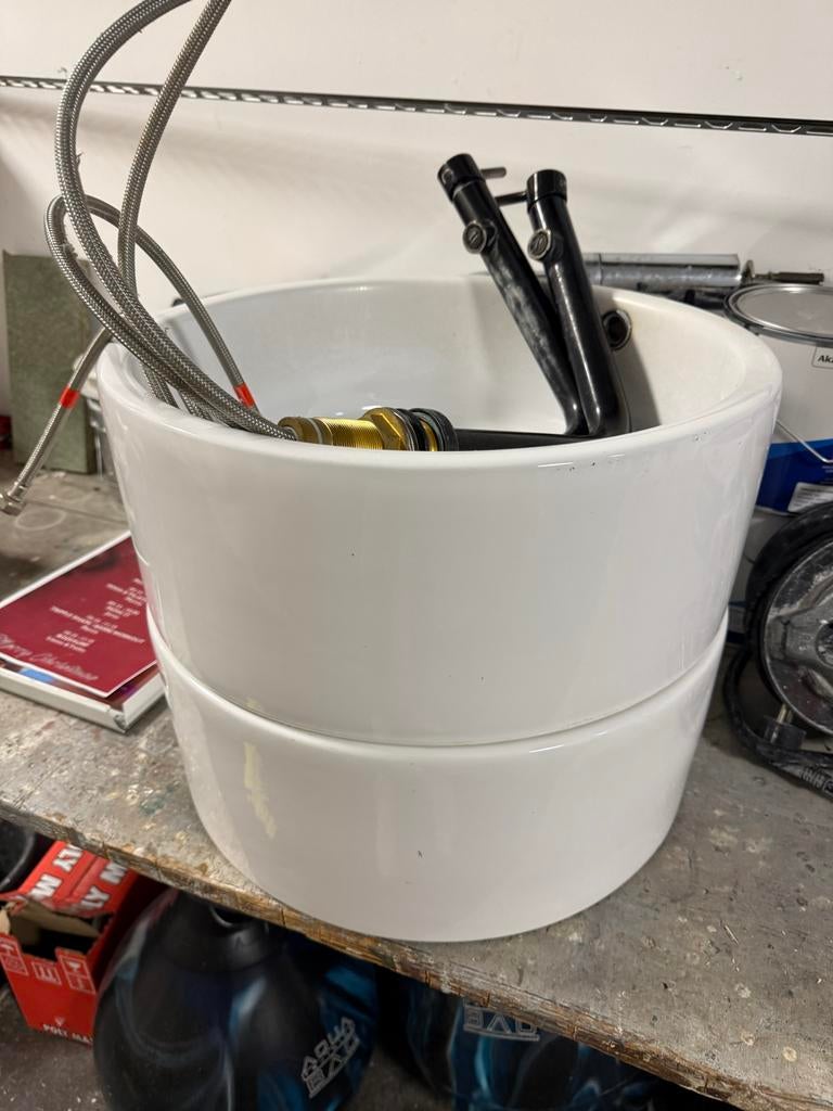 2 Wastafel kommen met 2 zwarte mengkranen, Ophalen of Verzenden, Gebruikt, Chroom, Wastafel