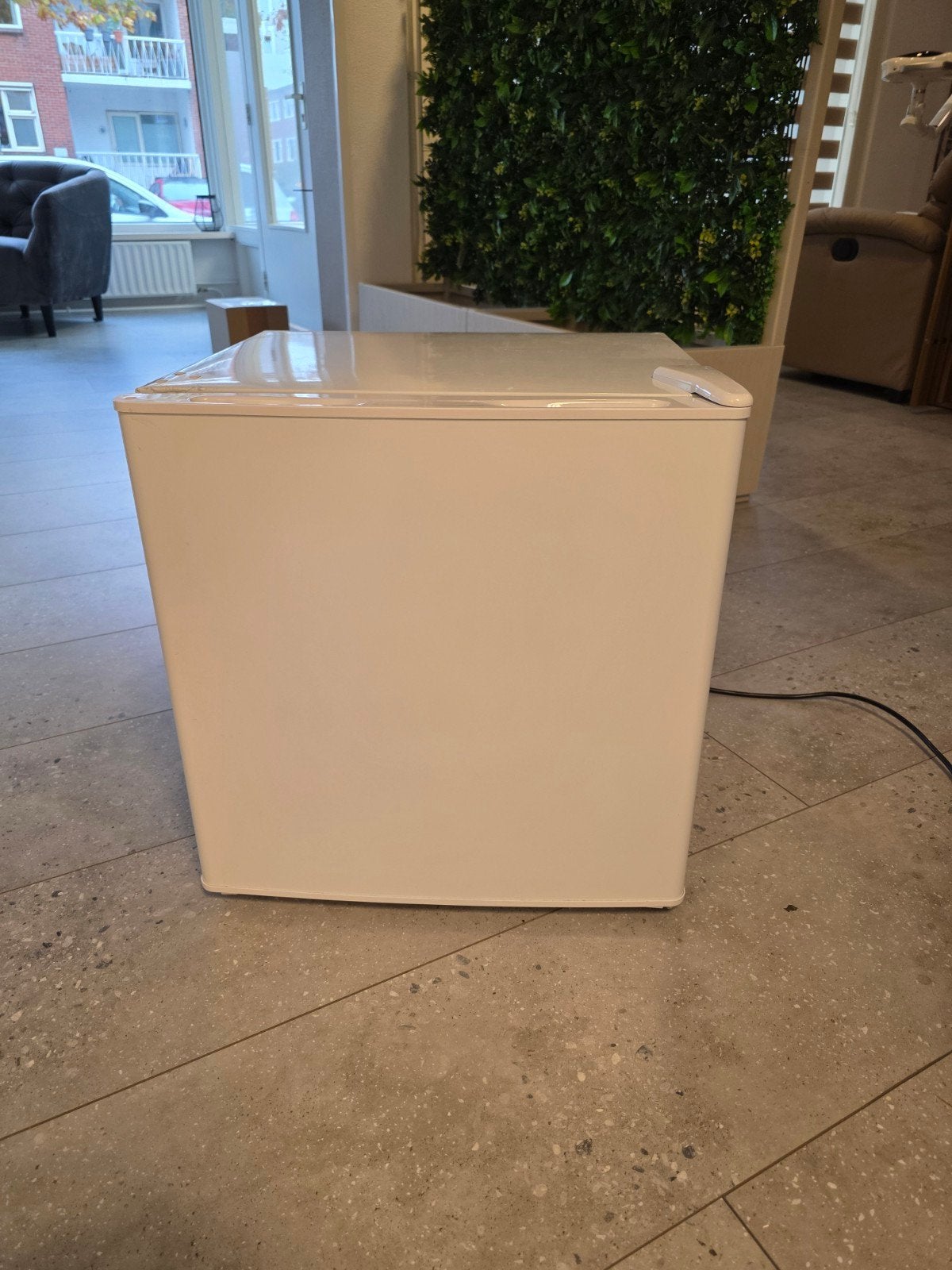 Aro MF46W Compacte Minibar/Koelkast met Vriesvak, Witgoed en Apparatuur, Ophalen, Gebruikt, Minder dan 75 liter, Met vriesvak