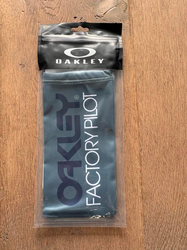 Oakley brillenhoesje  NIEUW in verpakking, Ophalen of Verzenden, Nieuw