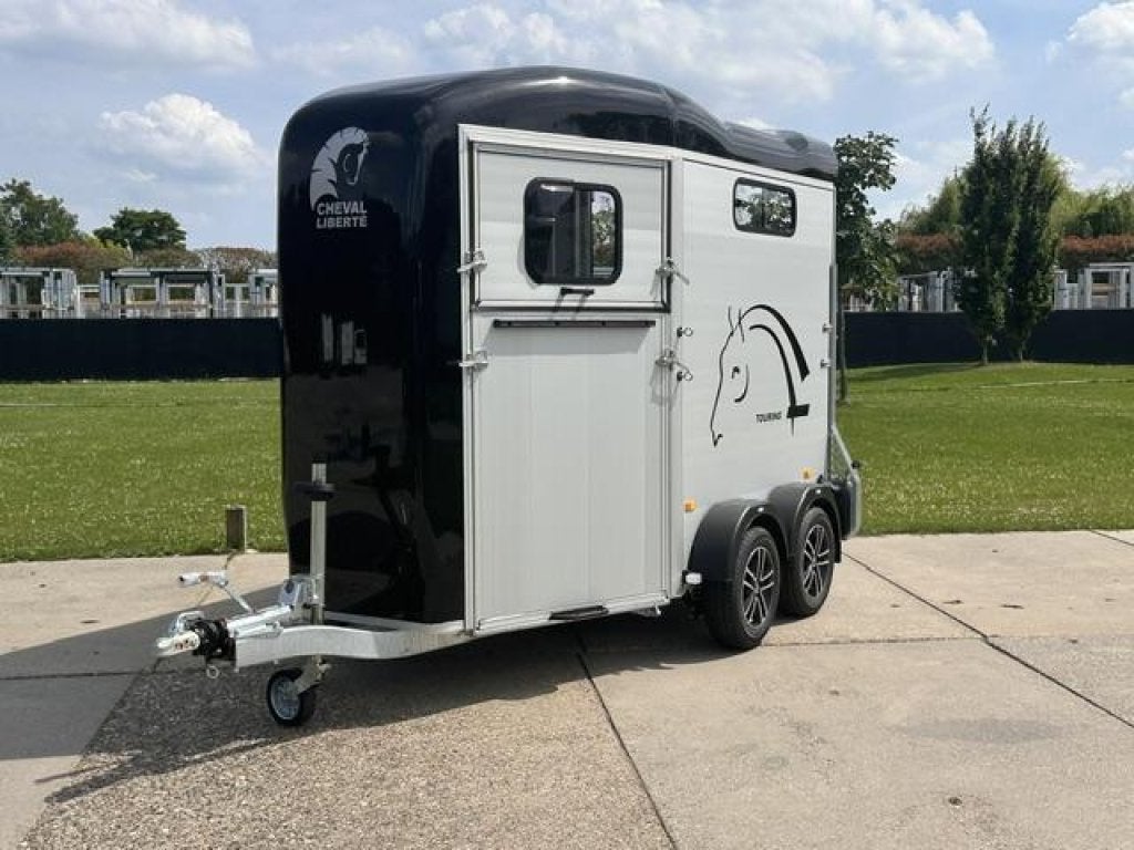 Cheval touring country OP VOORRAAD, Nieuw, Aluminium, 2-paards trailer