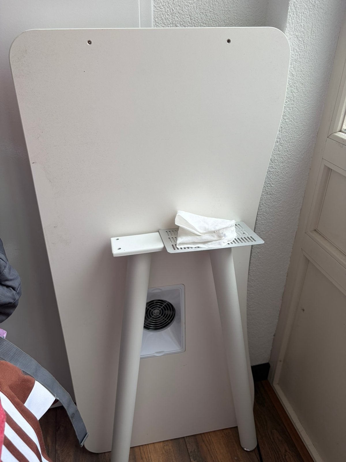 Nagel tafel met afzuiging, Ophalen, Zo goed als nieuw