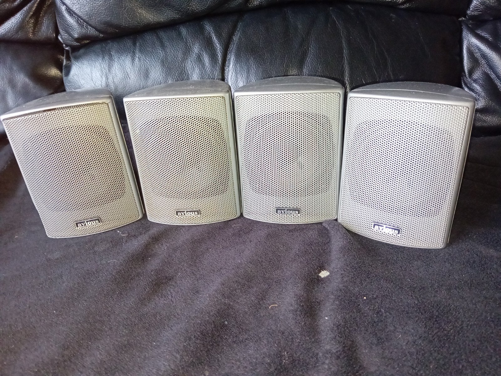 LEUKE KLEINE SPEAKERS MERK AVIOUS, Ophalen of Verzenden, Gebruikt, Minder dan 60 watt, Overige merken