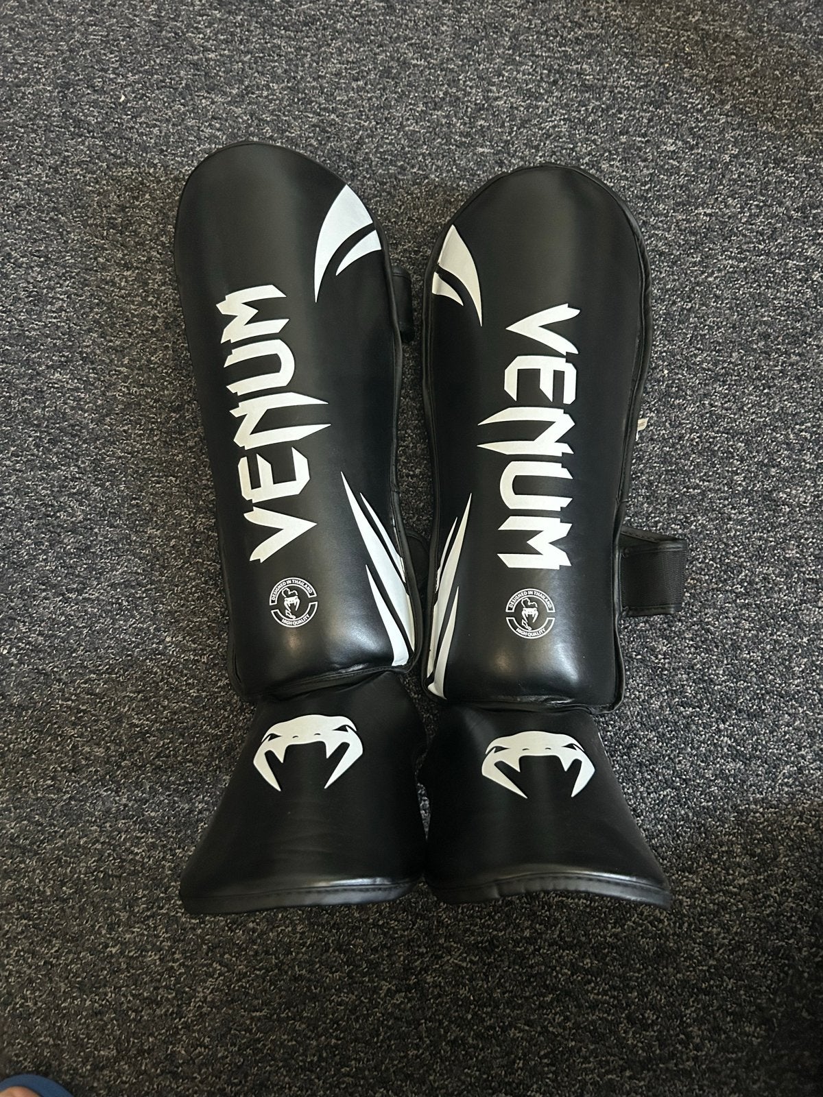Venum Scheenbeschermers XL - Zo goed als nieuw, Sport en Fitness, Vechtsporten en Zelfverdediging, Overige, Maat XL, Vechtsportbescherming