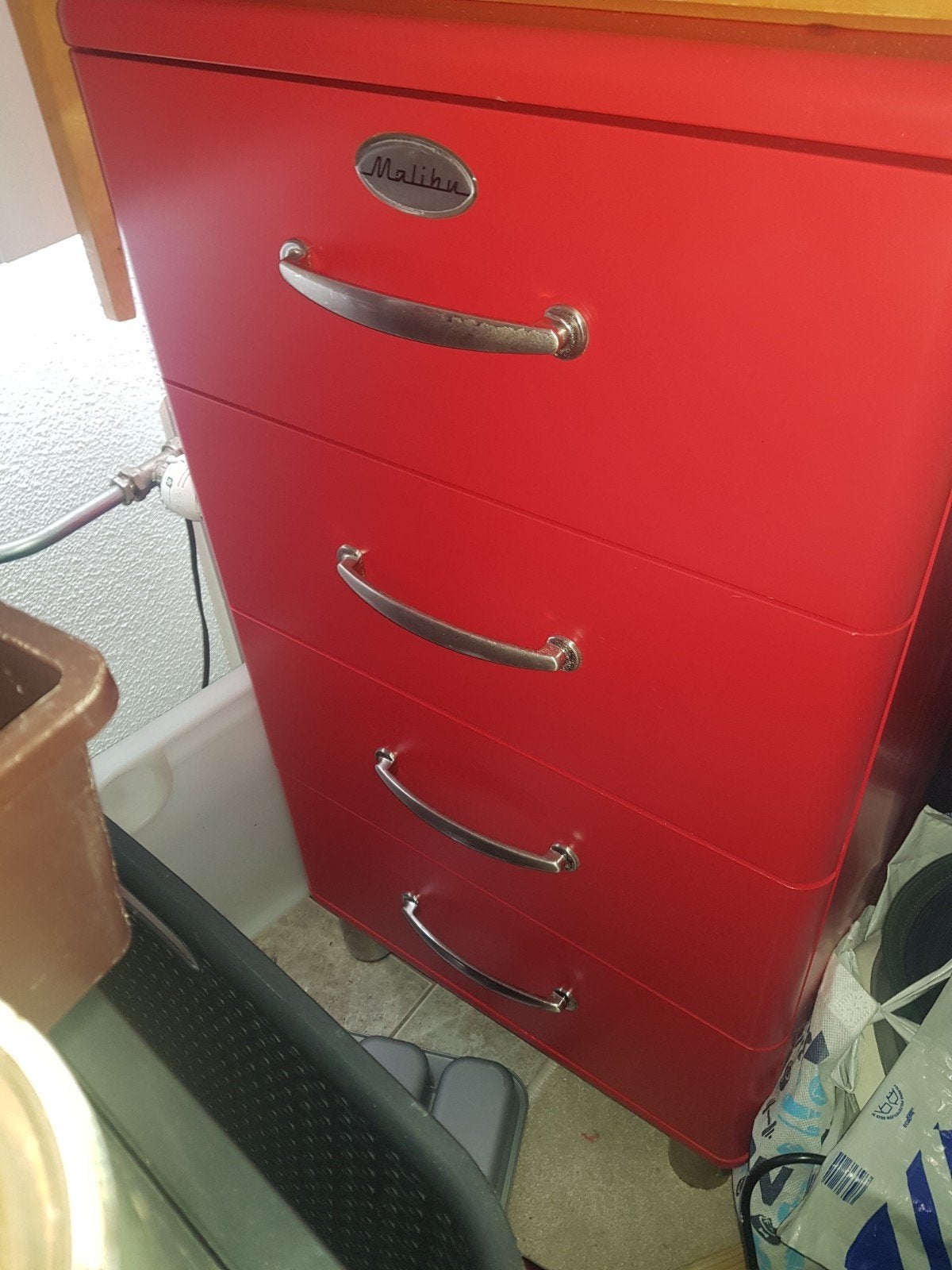 Malibu ladekast rood, Gebruikt, 100 tot 150 cm, 3 of 4 laden, Metaal