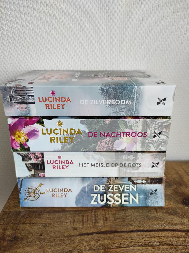Lucinda Riley, Ophalen of Verzenden, Zo goed als nieuw, Lucinda Riley, Nederland