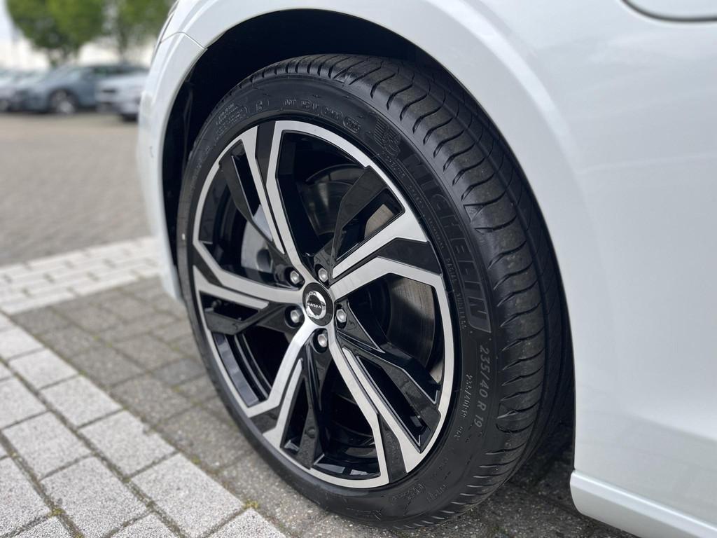 Volvo V60 T8 Plug-in hybrid AWD Ultra Dark | Panoramadak | 3, Auto's, Volvo, Automaat, 4 cilinders, 180 min, Wit