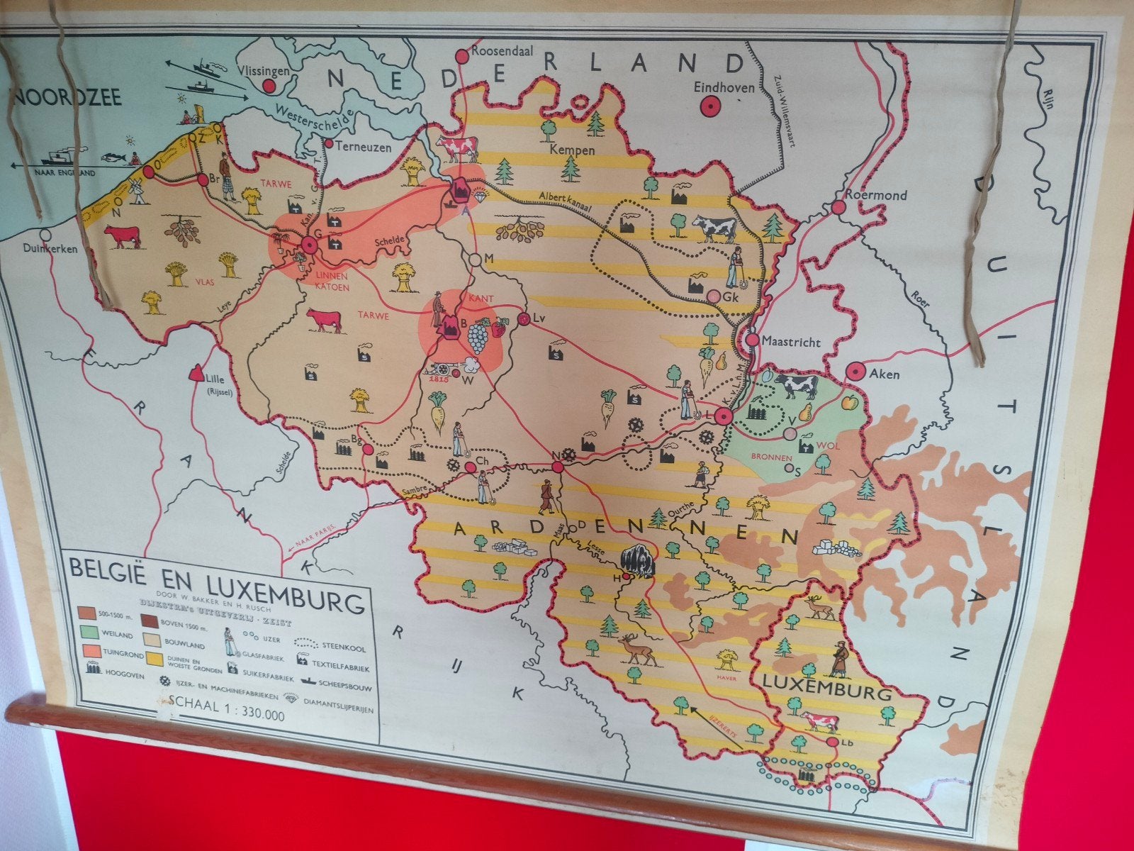 Grote wandkaart Nederland en België/Luxemburg, Gelezen, Ophalen of Verzenden, Landkaart, 1800 tot 2000