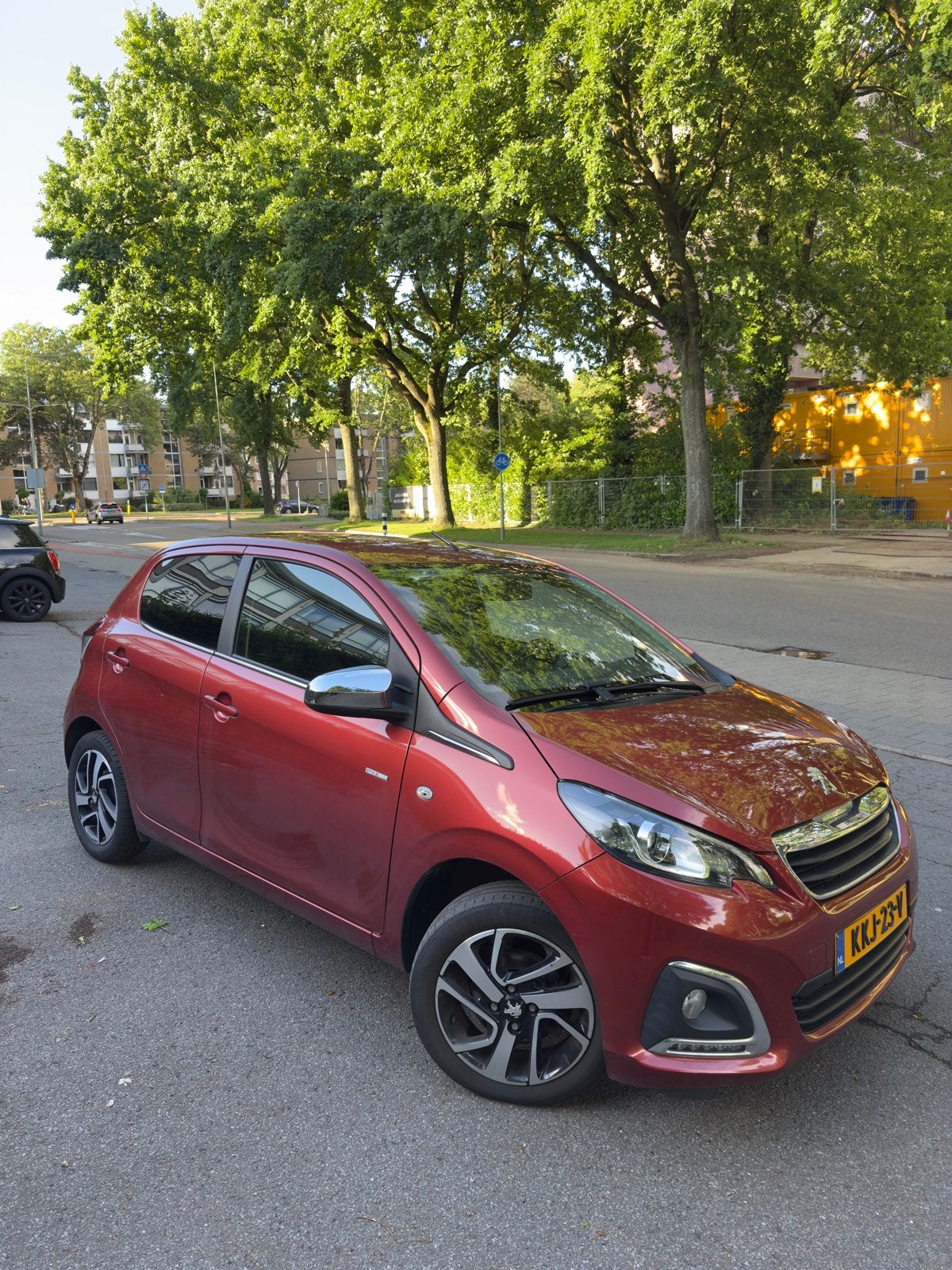 Peugeot 108 1.0 E-vti 72pk 5D 2020 Rood, Auto's, Peugeot, Voorwielaandrijving, Stof, 4 stoelen, Radio
