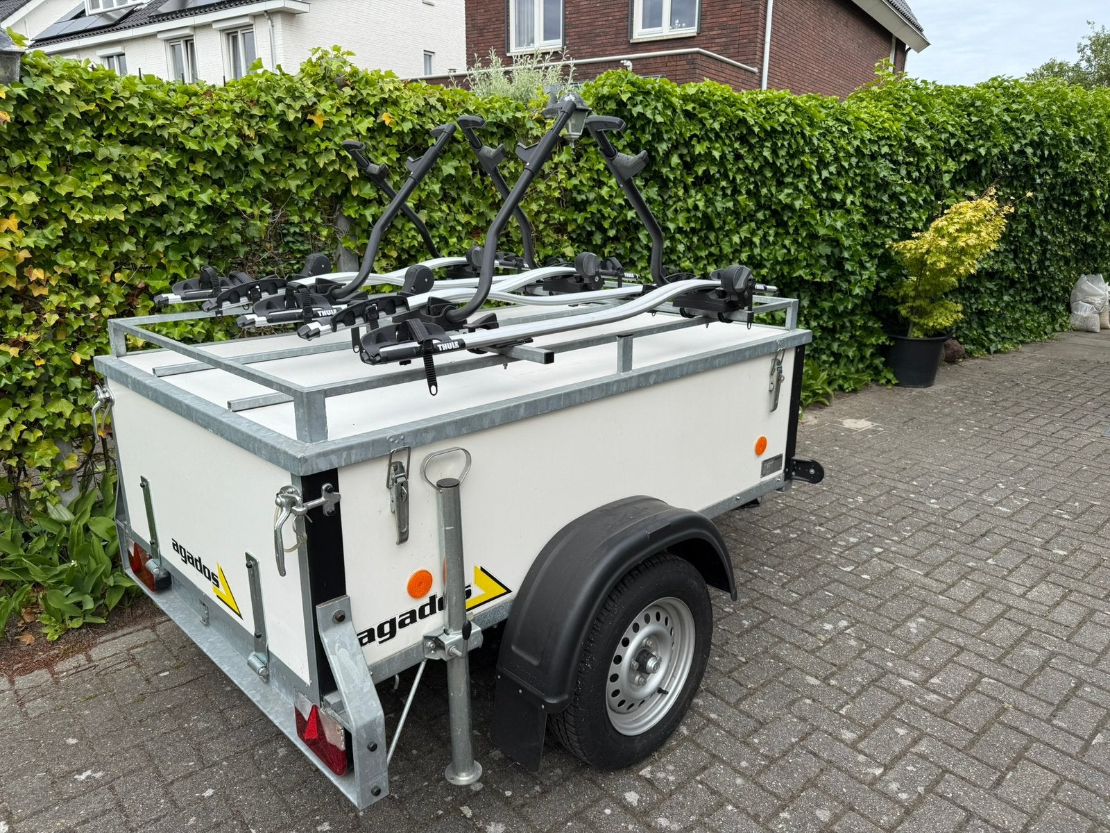Ruime bagagewagen met volledige kampeeruitrusting, Ophalen, Zo goed als nieuw
