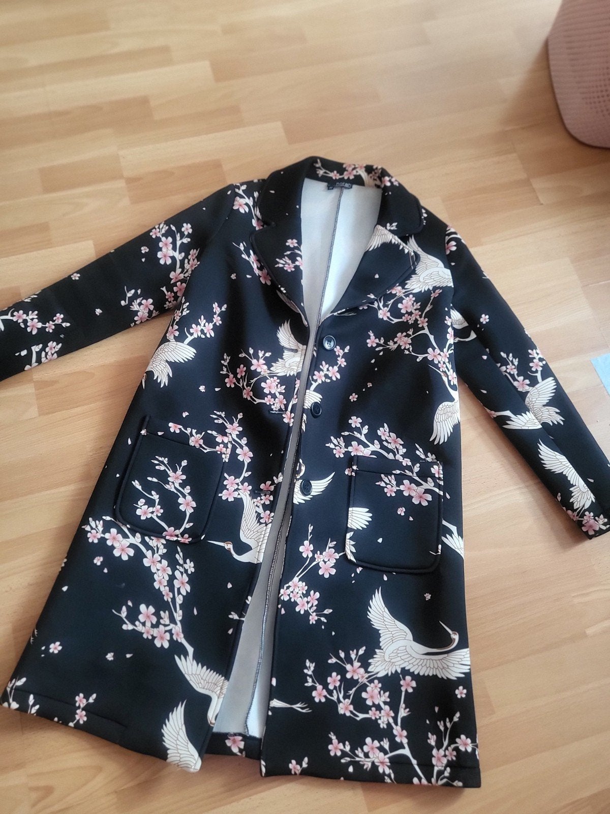 Norah Jas met Japanse kraanvogels en kersenbloesem, Zwart, Maat 42/44 (L), Ophalen of Verzenden, Zo goed als nieuw