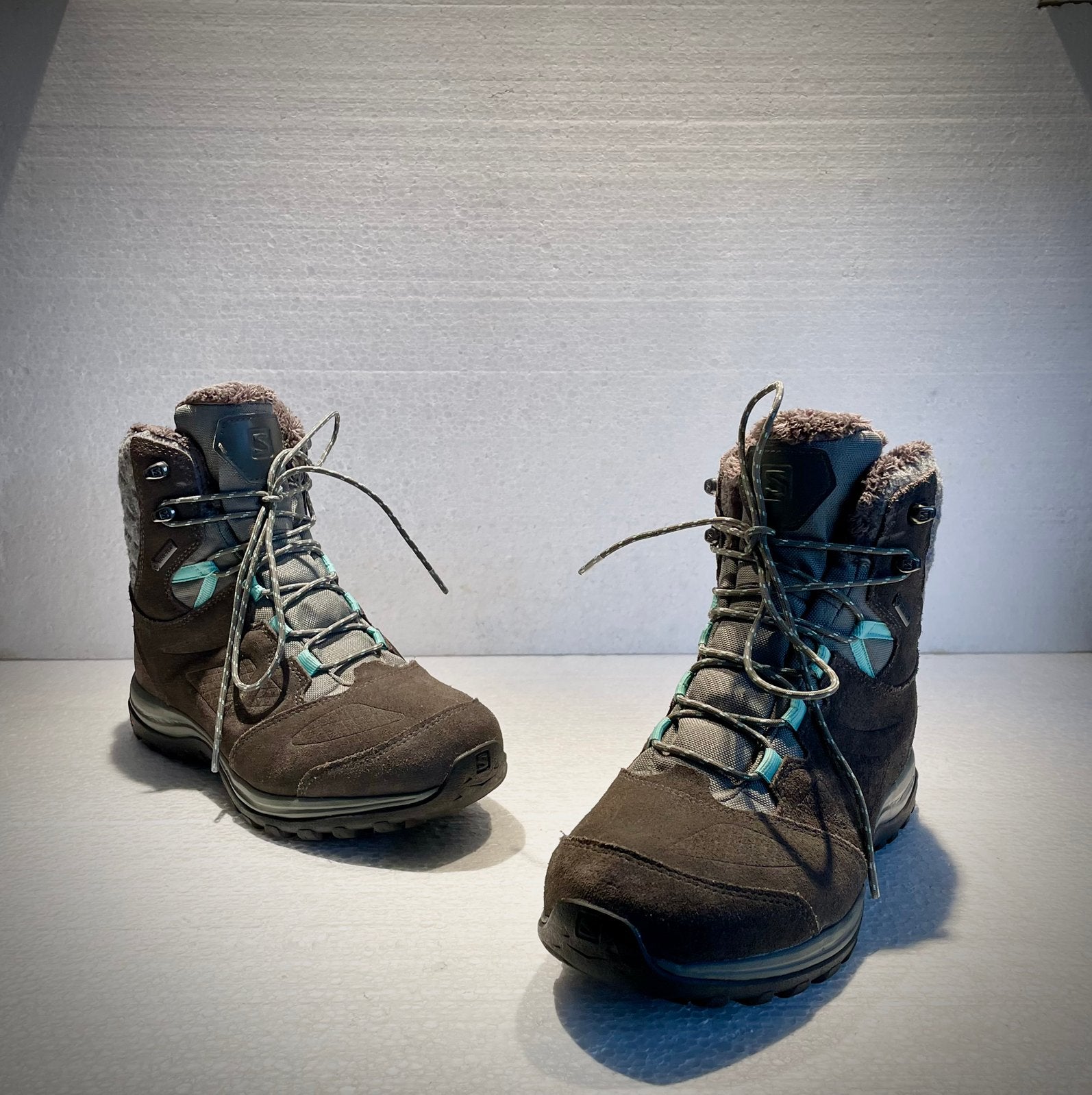 Salomon GoreTex snowboots / gevoerde wandel schoenen 39 1/3, Ophalen of Verzenden, Zo goed als nieuw