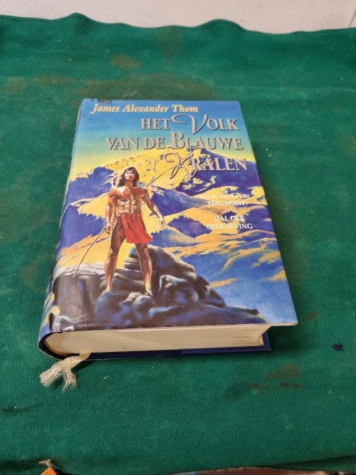 boek het volk van de blauwe kralen, Ophalen of Verzenden