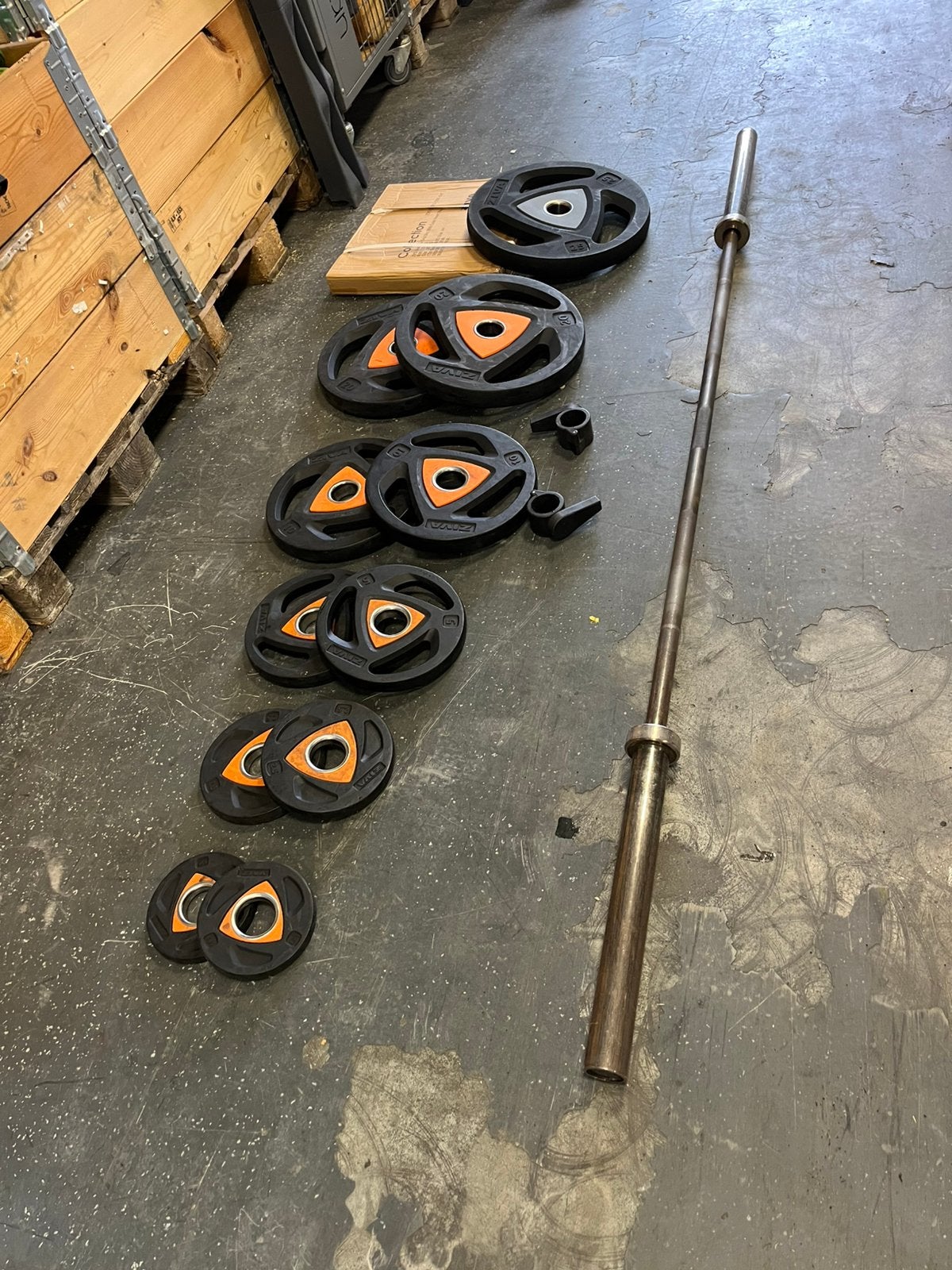 Olympische halter stang met 127,5 kg ziva schijven 50 mm, Ophalen, Gebruikt, Met stang, 127,5 kg