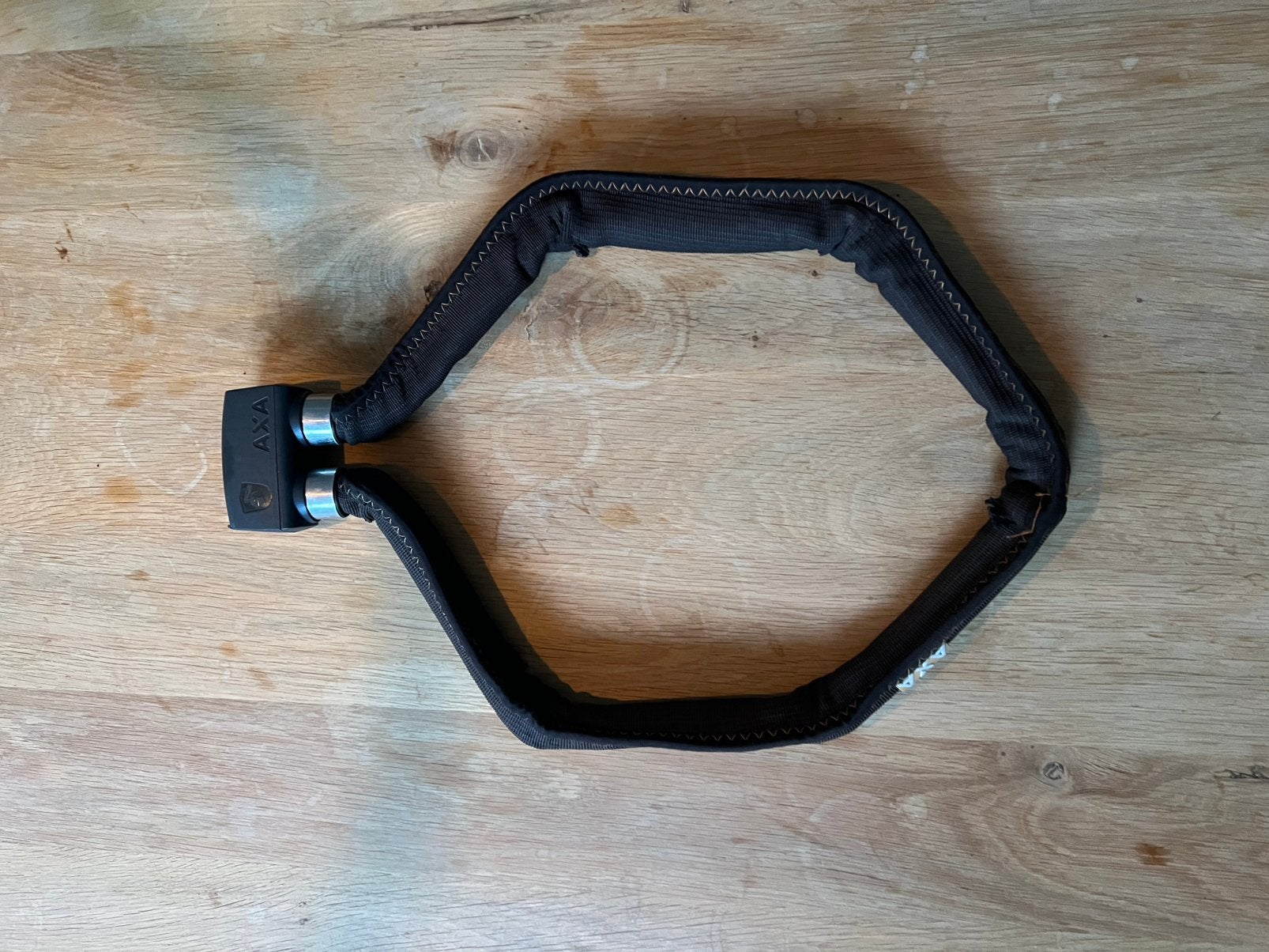AXA Foldable 800 100/8 met houder, Fietsen en Brommers, Fietsaccessoires | Fietssloten, Ophalen of Verzenden, Zo goed als nieuw