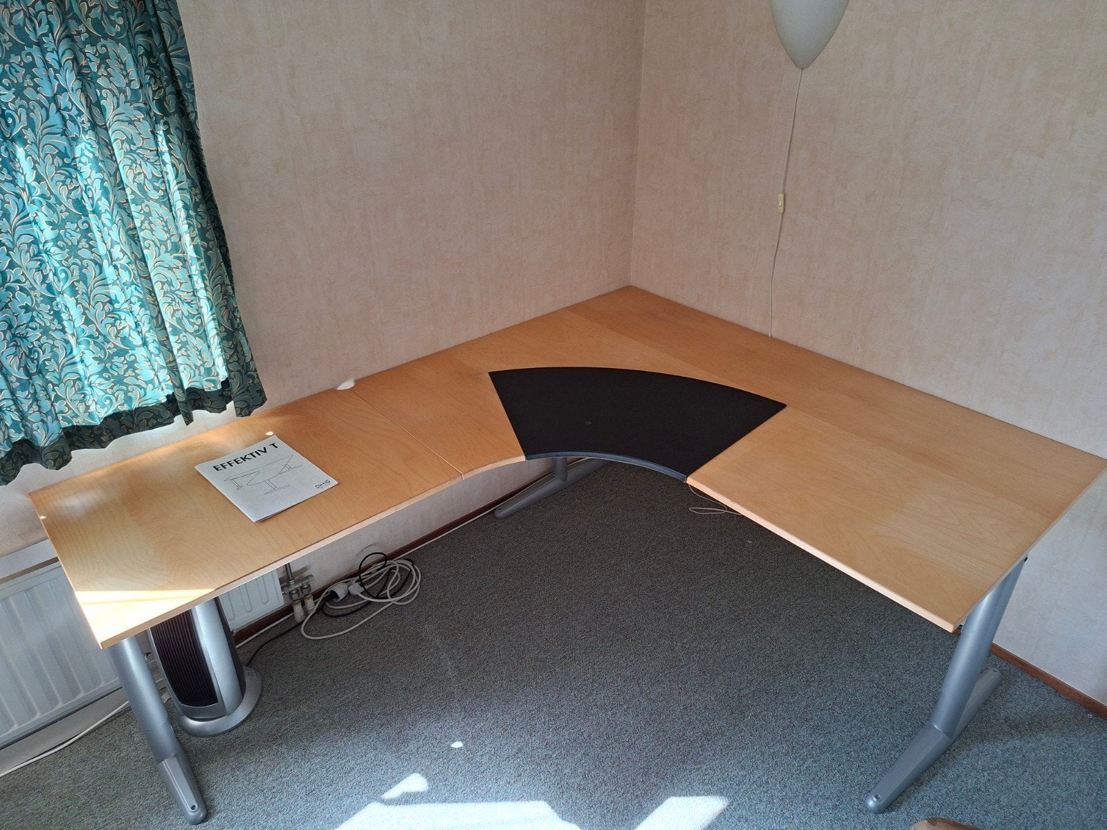 IKEA Effektiv T Hoekbureau - Verstelbaar en Ruim, Huis en Inrichting, Ophalen, Gebruikt, Spaanplaat of MDF, Hoekbureau