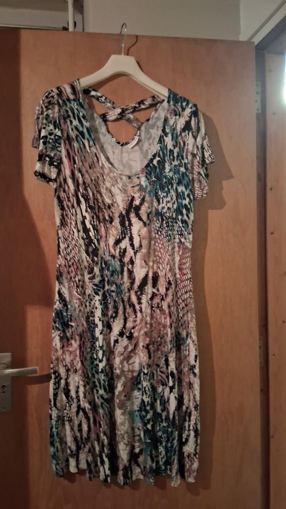Vrolijke City Life zomerjurk met vingerprint/abstracte print, Kleding | Dames, Ophalen of Verzenden, Zo goed als nieuw, Maat 42/44 (L)