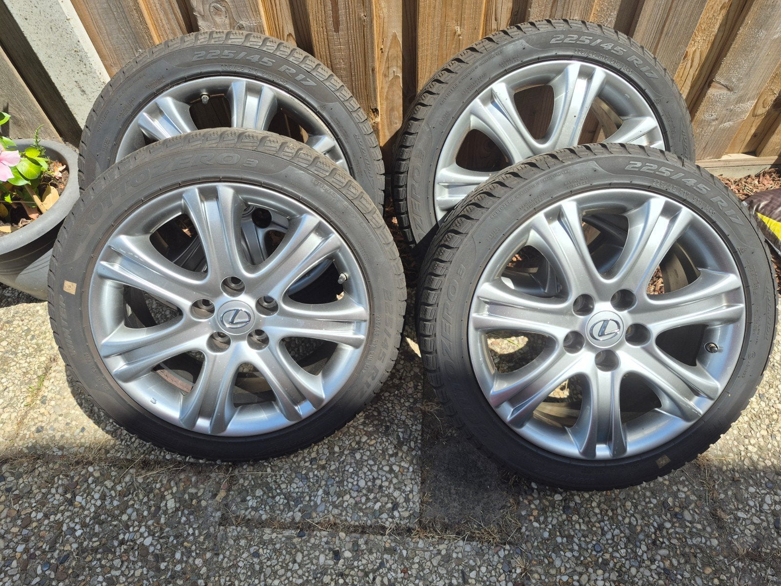 Winterbanden met originele Lexus velgen IS 300h 225/45 R17, Ophalen