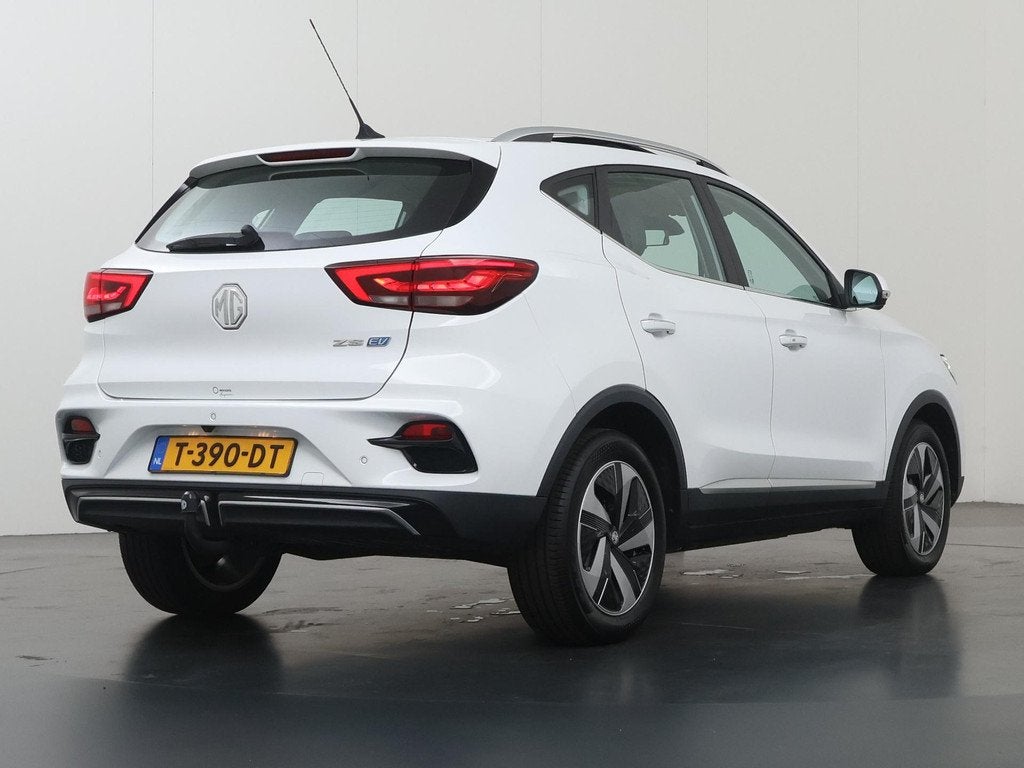 MG MG ZS EV EV Long Range Luxury 70 kWh | Trekhaak | Panoram, Auto's, MG, Gebruikt, Zwart, ZS, Wit