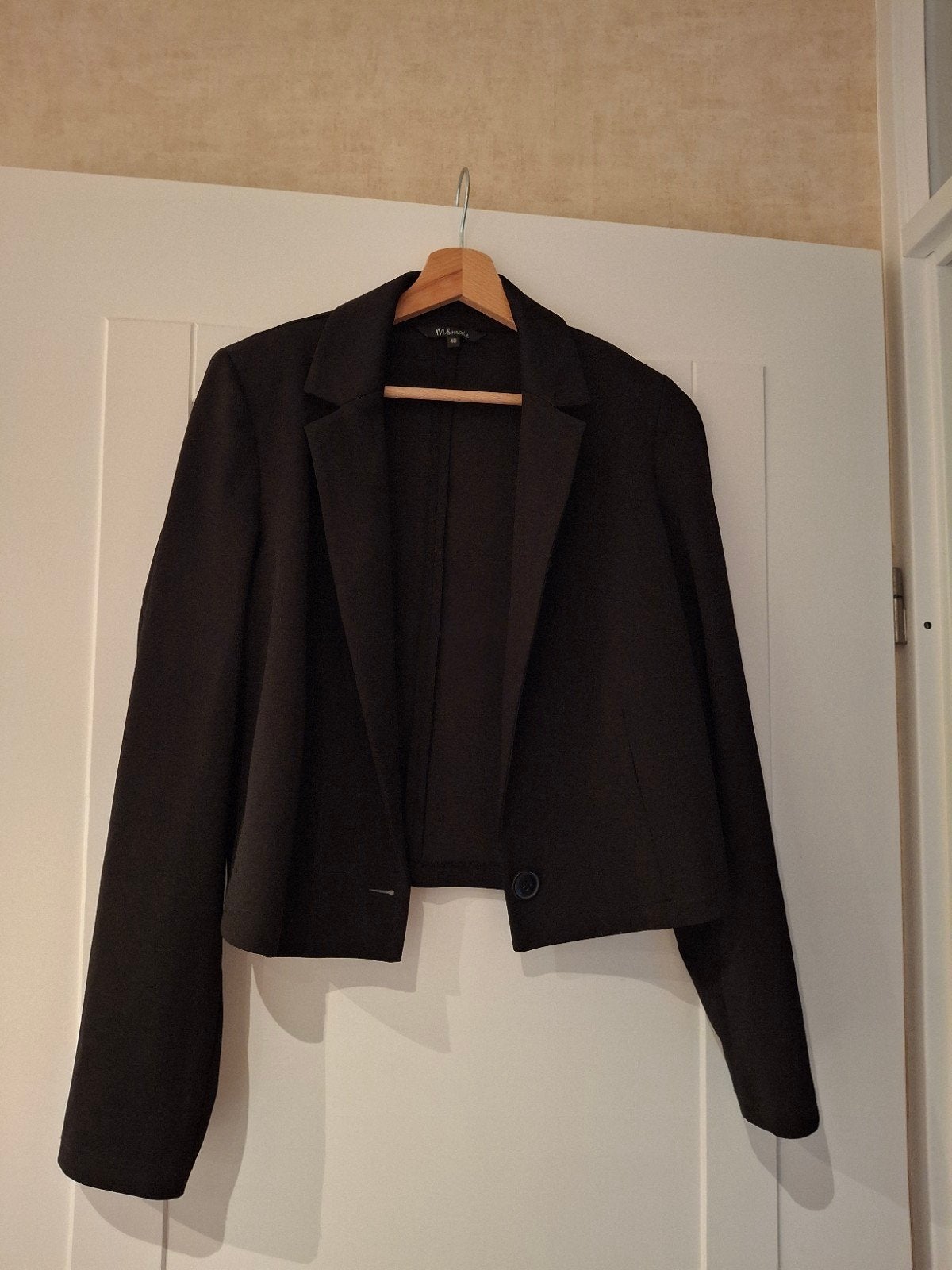 Zwart jasje M&S Mode, maat 40, dunne stof, 1 knoop, Maat 38/40 (M), Zwart, Ophalen of Verzenden, Zo goed als nieuw