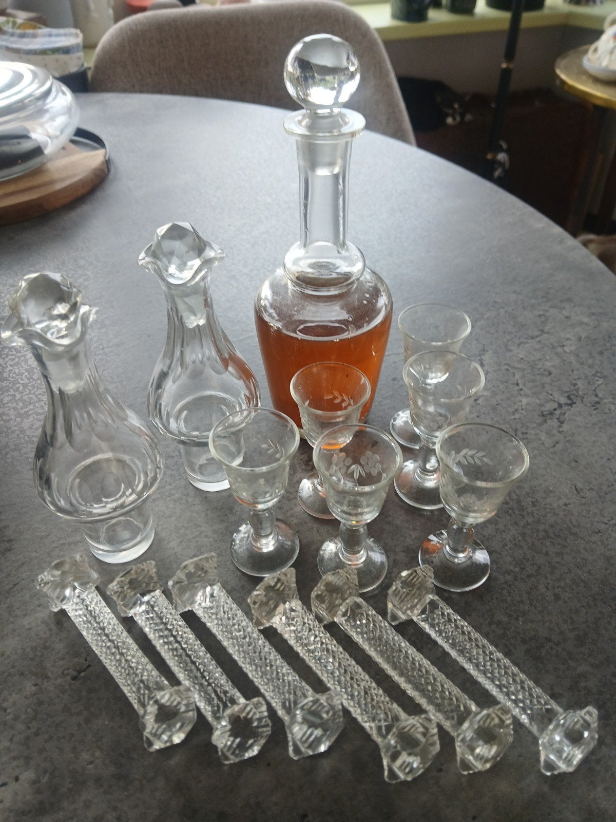 Antieke Glazen Set: Karaf, Flesjes en Borrelglaasjes, Ophalen