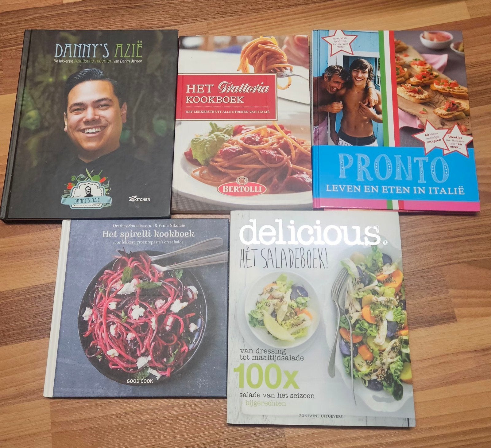 Diverse kookboeken: Aziatisch, Italiaans, Salades en meer, Boeken, Gelezen, Danny Jansen, Bertolli, Good Cook, Delicious, Ophalen of Verzenden