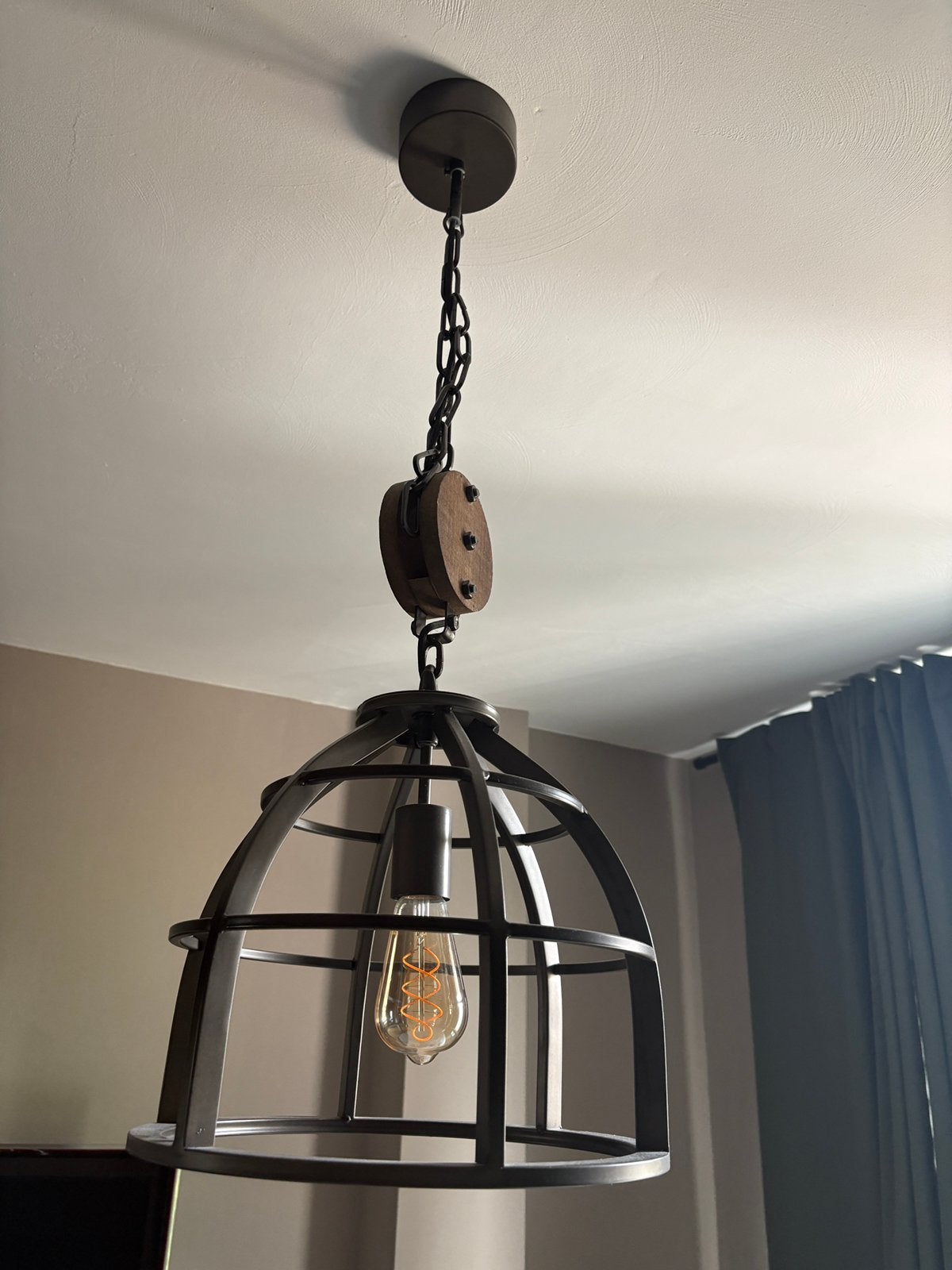 Industriële hanglamp met katrol - Zwart metaal, Ophalen of Verzenden, Zo goed als nieuw, Metaal, Overige fittingen