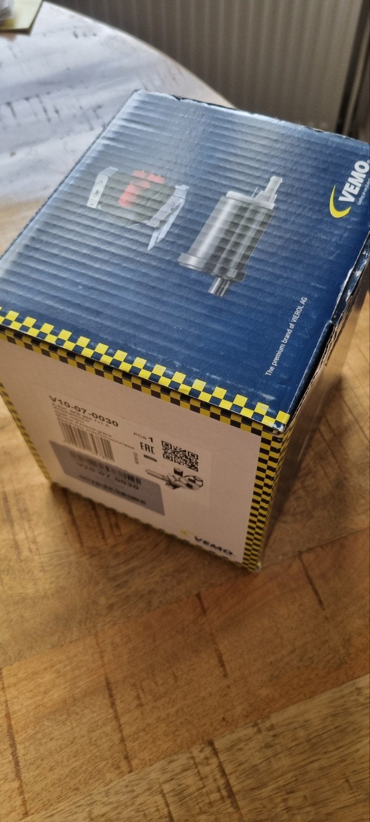 Nieuwe VEMO ruitenwissermotor voor de achterruit, model V10-, Ophalen of Verzenden, Nieuw