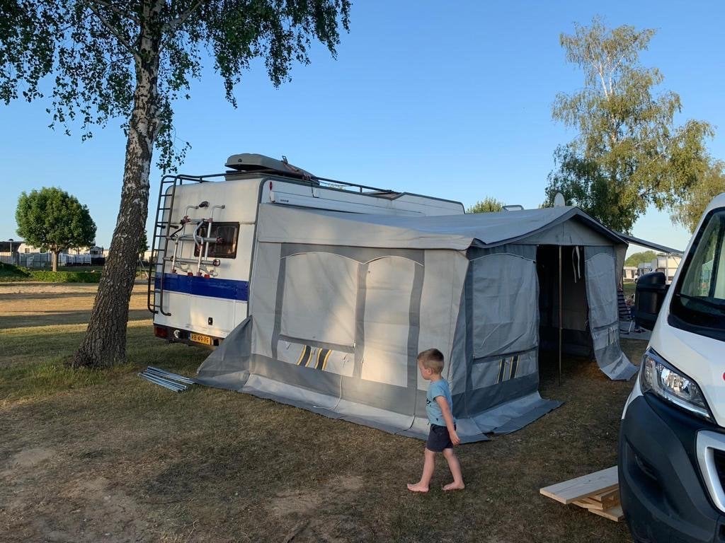 Ruime voortent 5x2 meter - Degelijk materiaal, Caravans en Kamperen, Ophalen of Verzenden