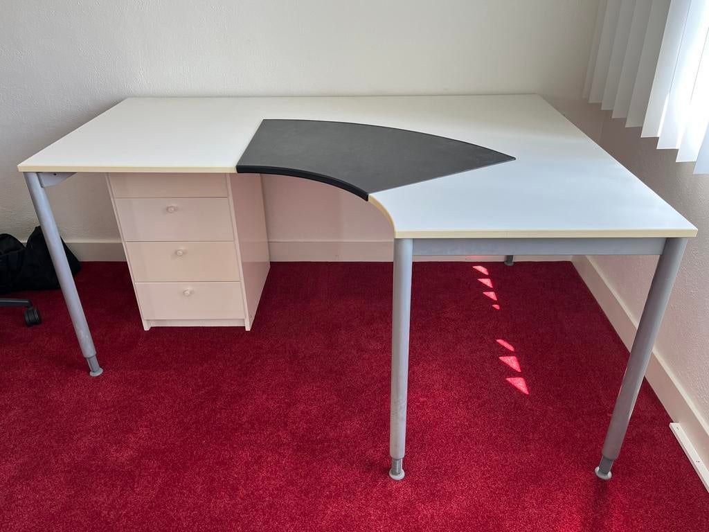 In hoogte verstelbaar hoekbureau - Goede staat, Ophalen, In hoogte verstelbaar, Gebruikt