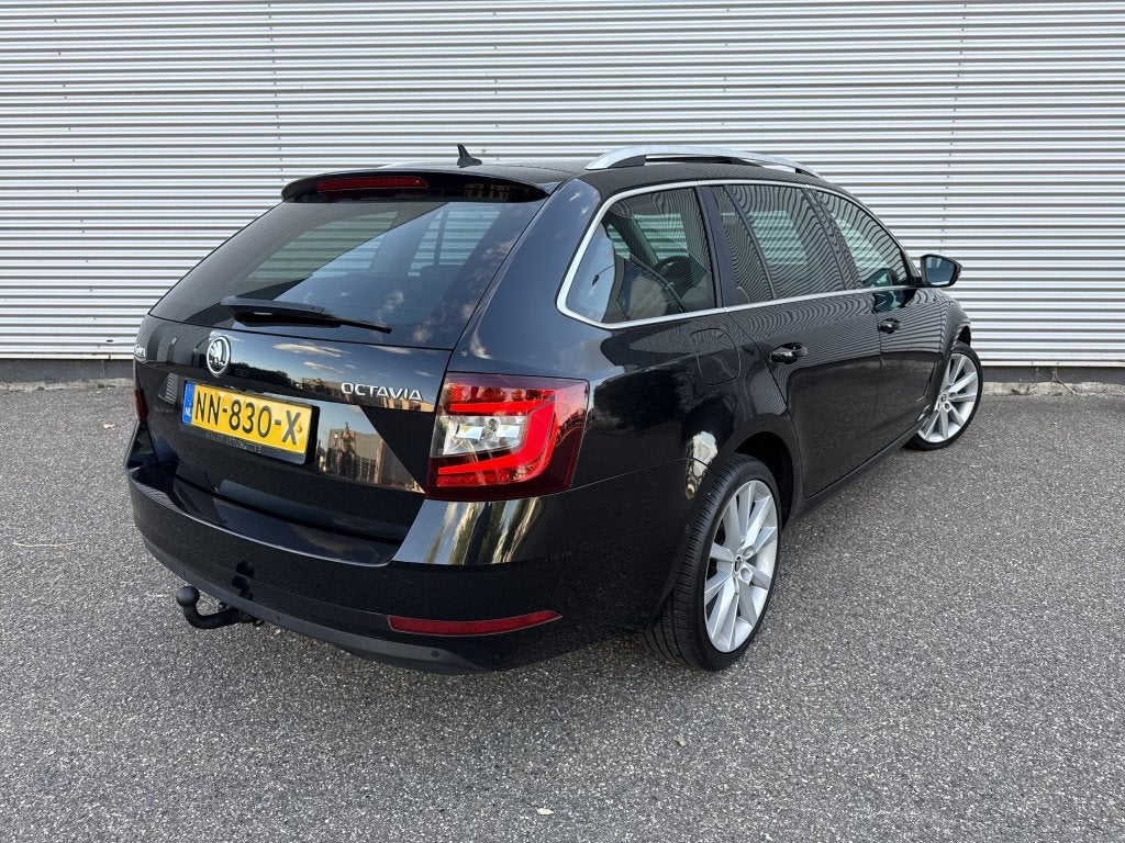 Skoda Octavia Combi 1.4 TSI Grt Sty. Bns NAP Pano Led Camera, Automaat, Gebruikt, Euro 6, 4 cilinders