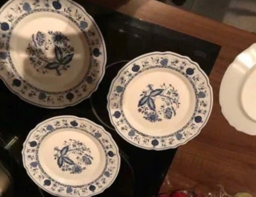 4 ontbijt borden met zwiebelmuster motief, Ophalen, Gebruikt, Bord(en), Overige stijlen
