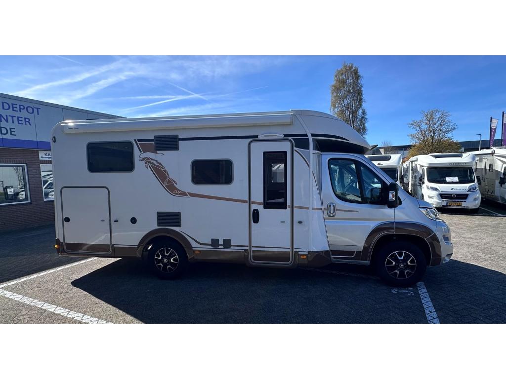 Bürstner Delfin T 690 7.300 km! 140PK Euro 6 nieuws, Standaard zit, Bürstner, Startonderbreker, 6 tot 7 meter