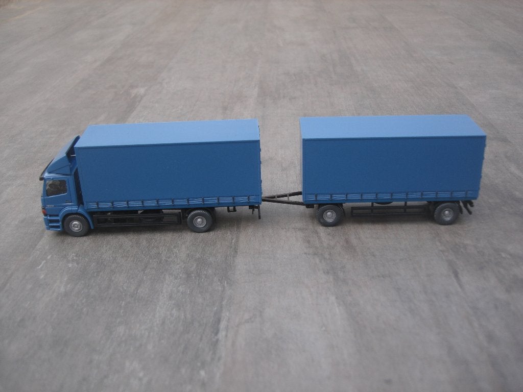 MB Atego combinatie met schuifzeil, Wiking H0 , Hobby en Vrije tijd, Ophalen of Verzenden, Nieuw, Bus of Vrachtwagen, Wiking