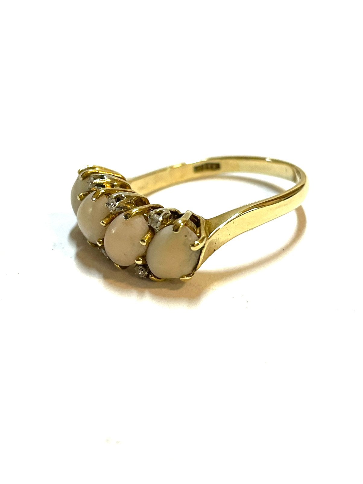 14k gouden ring met koraal en diamant, -, 19 tot 20, -, Ophalen of Verzenden