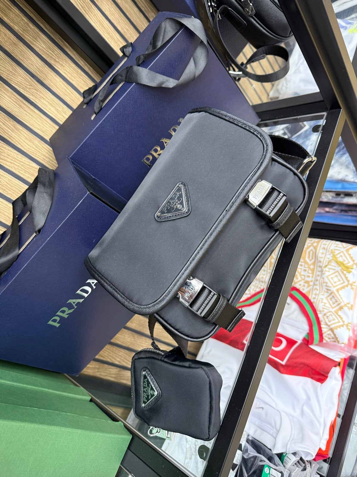 Prada tas met doos - Goede kwaliteit, Ophalen of Verzenden, Zo goed als nieuw, Zwart, Schoudertasje