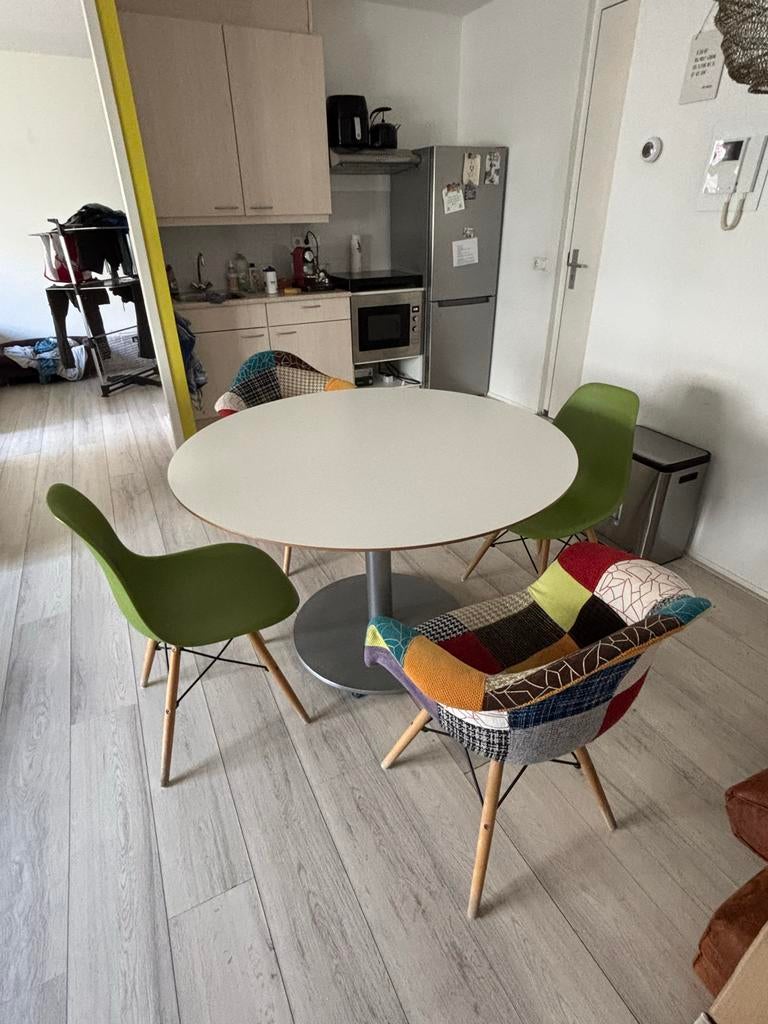 Ronde eettafel 120-140 cm met 4 stoelen, Huis en Inrichting, Tafels | Eettafels, Ophalen, Gebruikt, 100 tot 150 cm, Rond