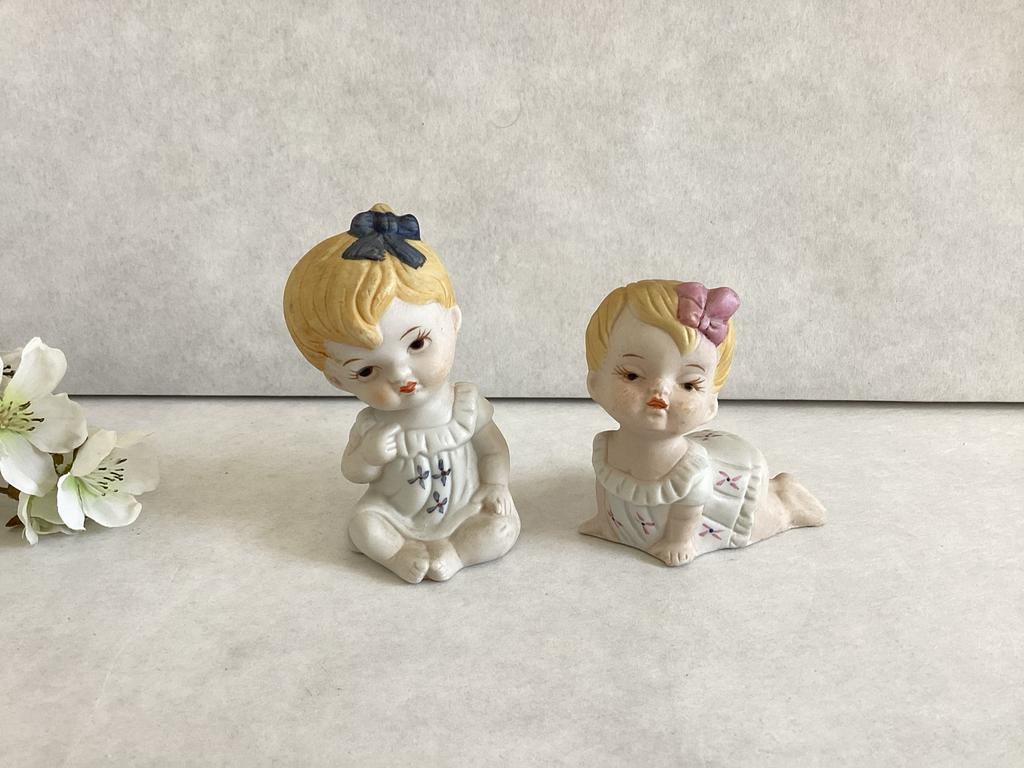 Twee kleine Piano Baby’s porselein biscuit, Antiek en Kunst, Ophalen of Verzenden
