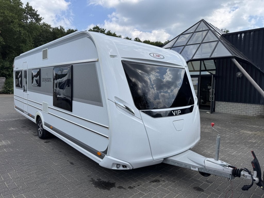 LMC Exquisite 595 VIP 2021 | Voortent | Queensbed, Caravans en Kamperen, Caravans, Rondzit, Schokbreker, Bedrijf, 5 tot 6 meter