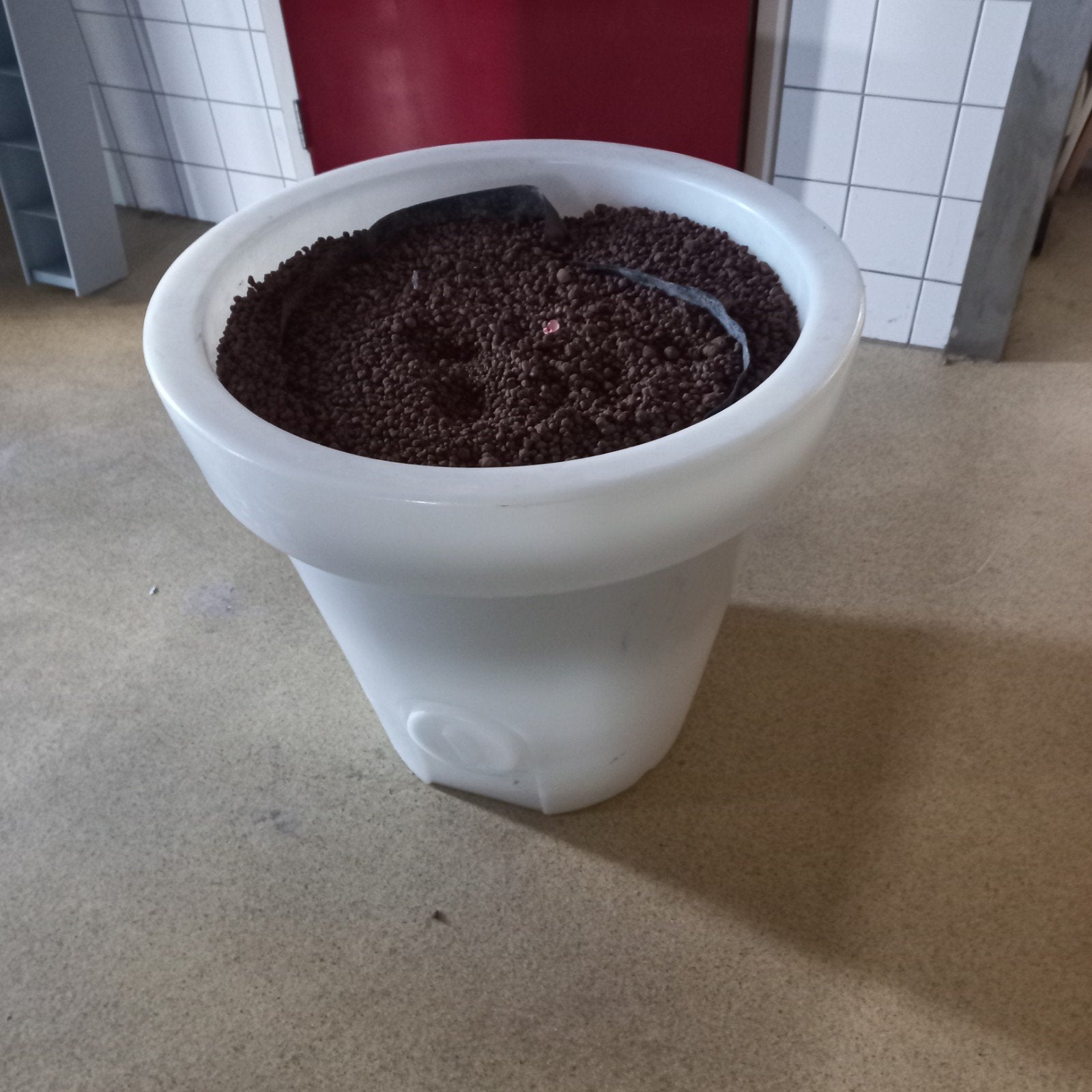 Witte kunststof bloempot met verlichting, Tuin en Terras, Bloembakken en Plantenbakken, Kunststof, Gebruikt, Minder dan 60 cm