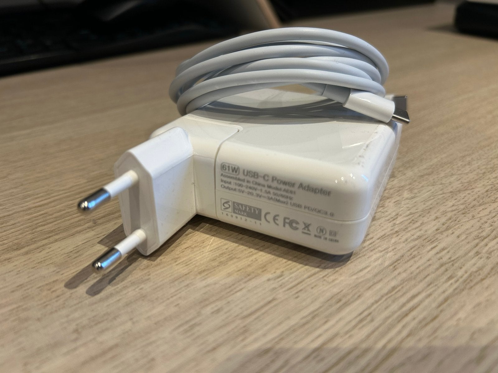Apple USB-C Power Adapter 61W, Ophalen of Verzenden, Zo goed als nieuw