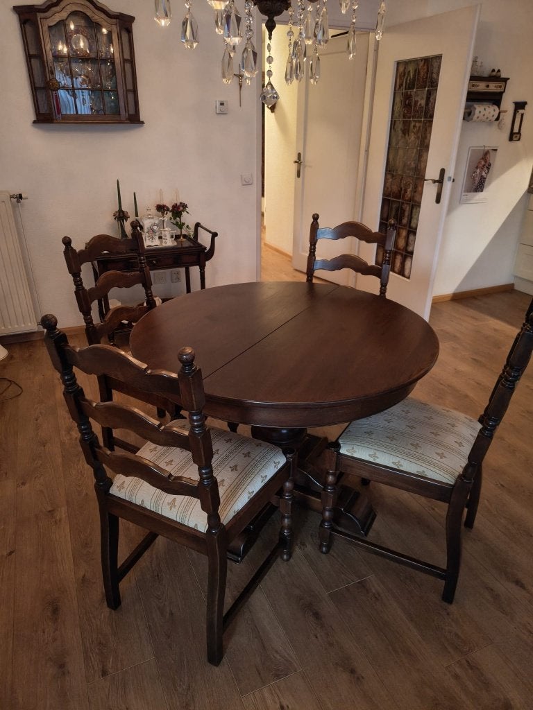 Antieke ronde uitschuifbare eettafel met 4 stoelen, Antiek en Kunst, Ophalen