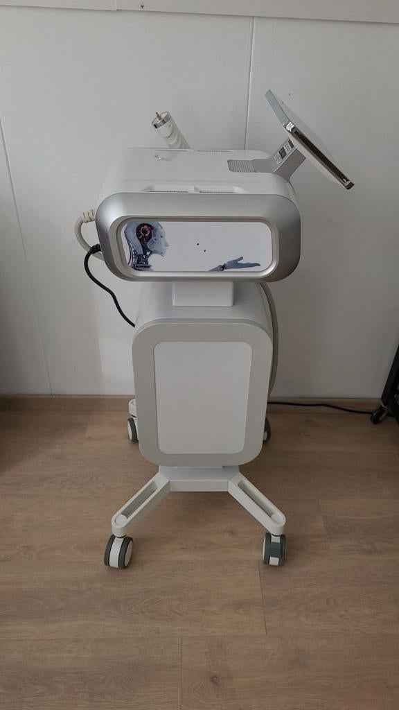 Microneedling RF, zoals Morpheus8. Zónder huidschade., Ophalen of Verzenden, Zo goed als nieuw
