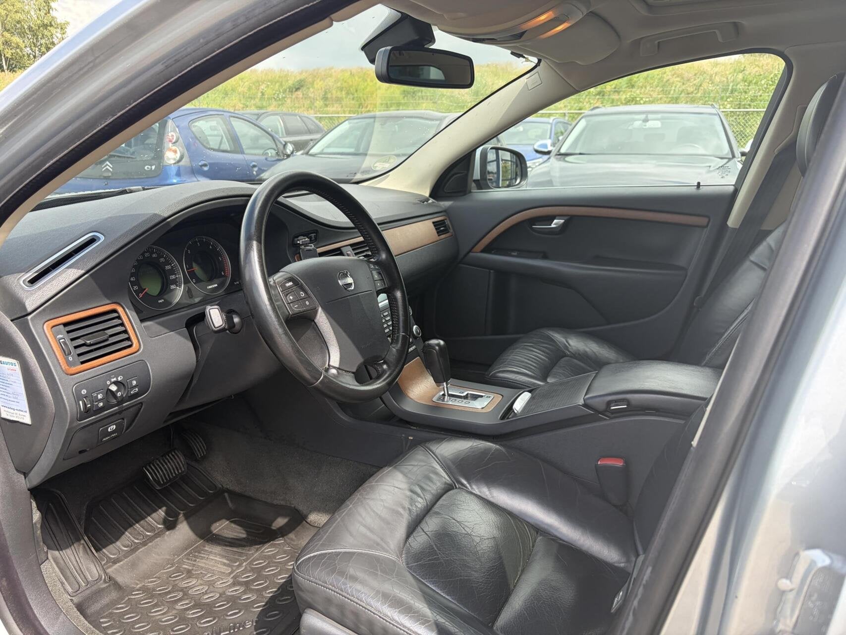 Volvo V70 2.4 D5 Summum, Auto's, Gebruikt, Zwart, 2000 kg, Diesel