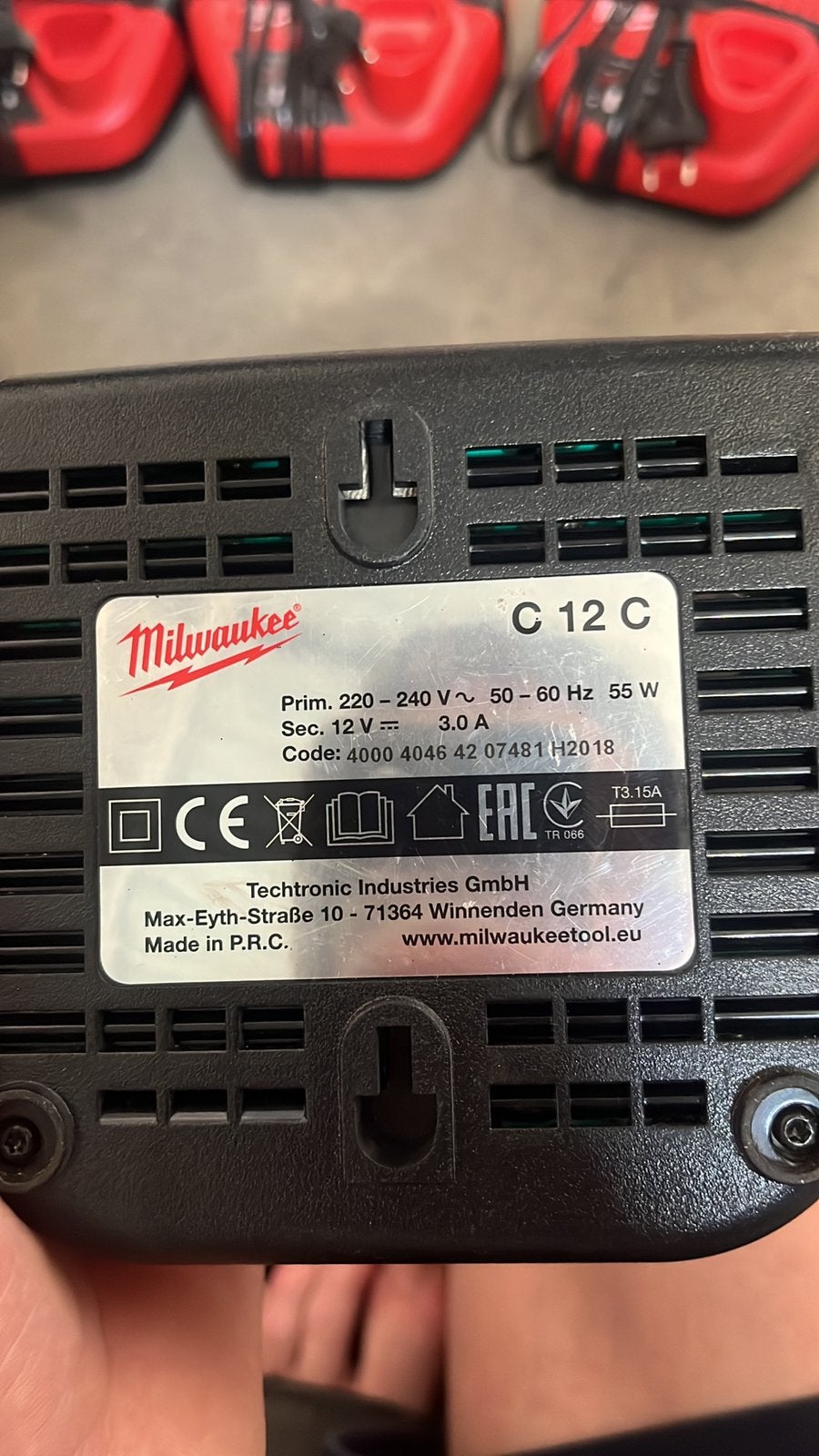 Milwaukee C12 C Acculader 12V Lithium-Ion | Origineel, Ophalen of Verzenden, Nieuw