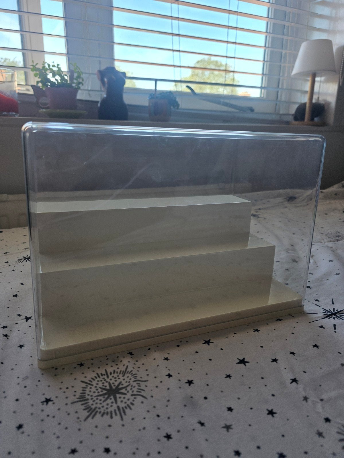 Display vitrine met 3-laags standaard, Ophalen, Gebruikt