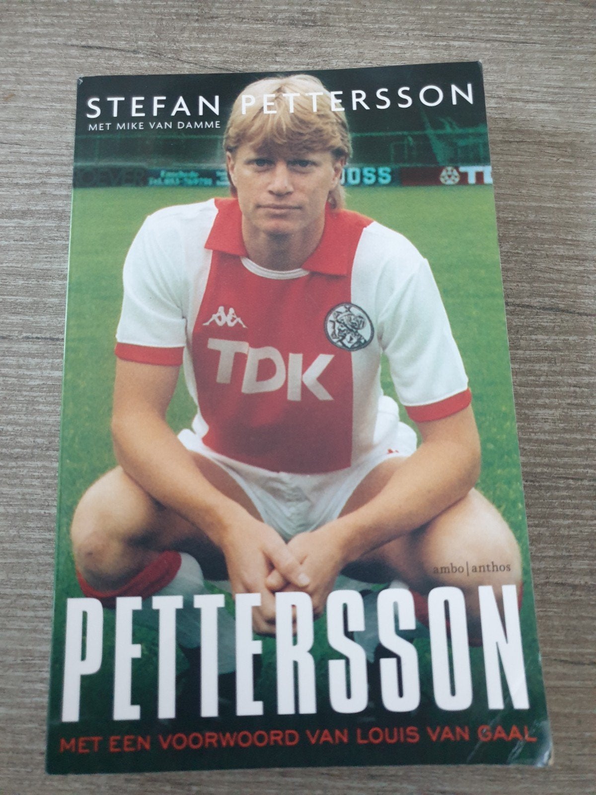 Boek Stefan Pettersson: Voetballegende van Ajax, Ophalen of Verzenden, Gelezen, Stefan Pettersson, Mike van Damme