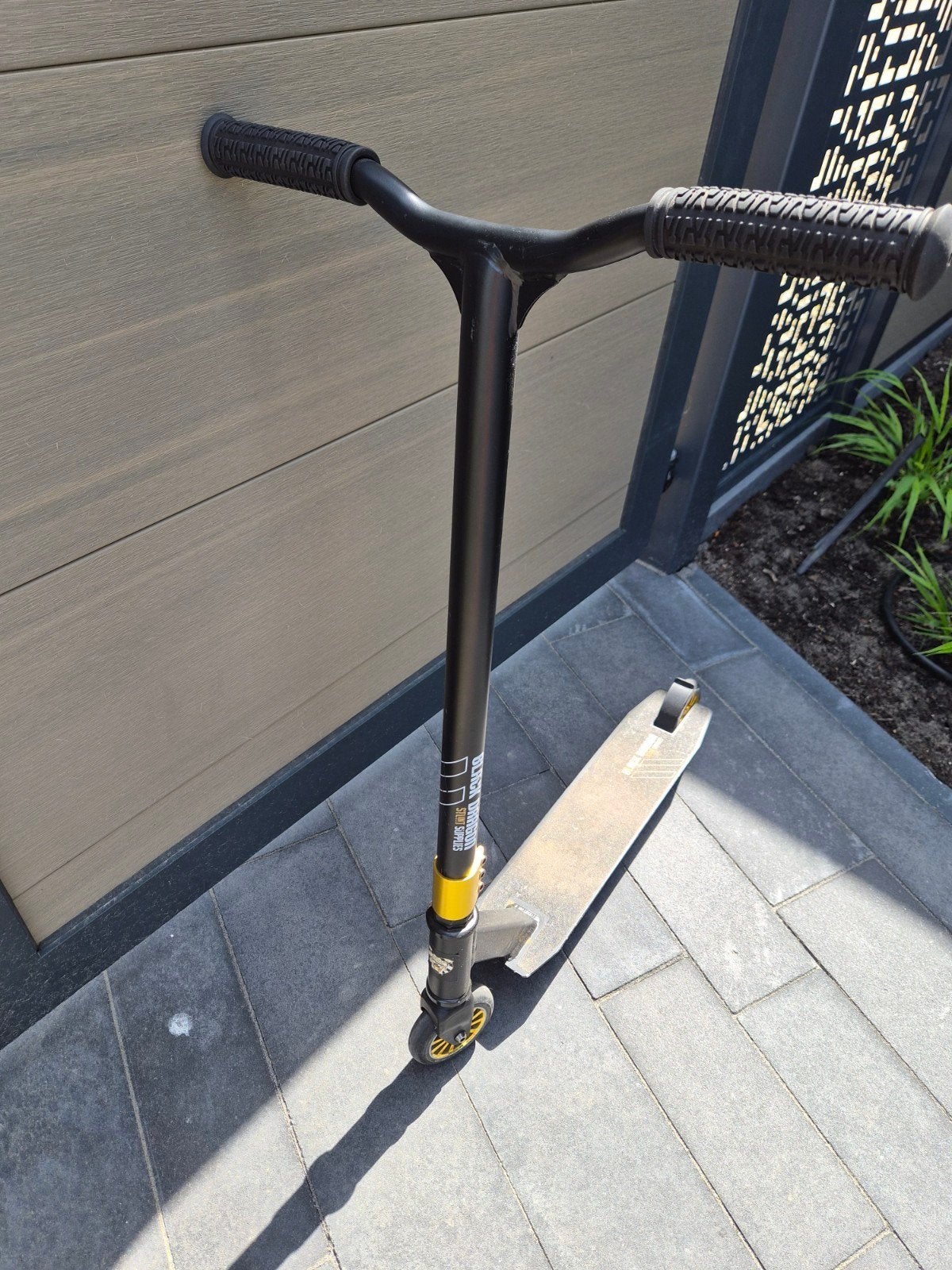 Black Dragon Stuntstep zwart goud/geel, Fietsen en Brommers, Steps, Ophalen, Gebruikt, Gewone step, Black Dragon
