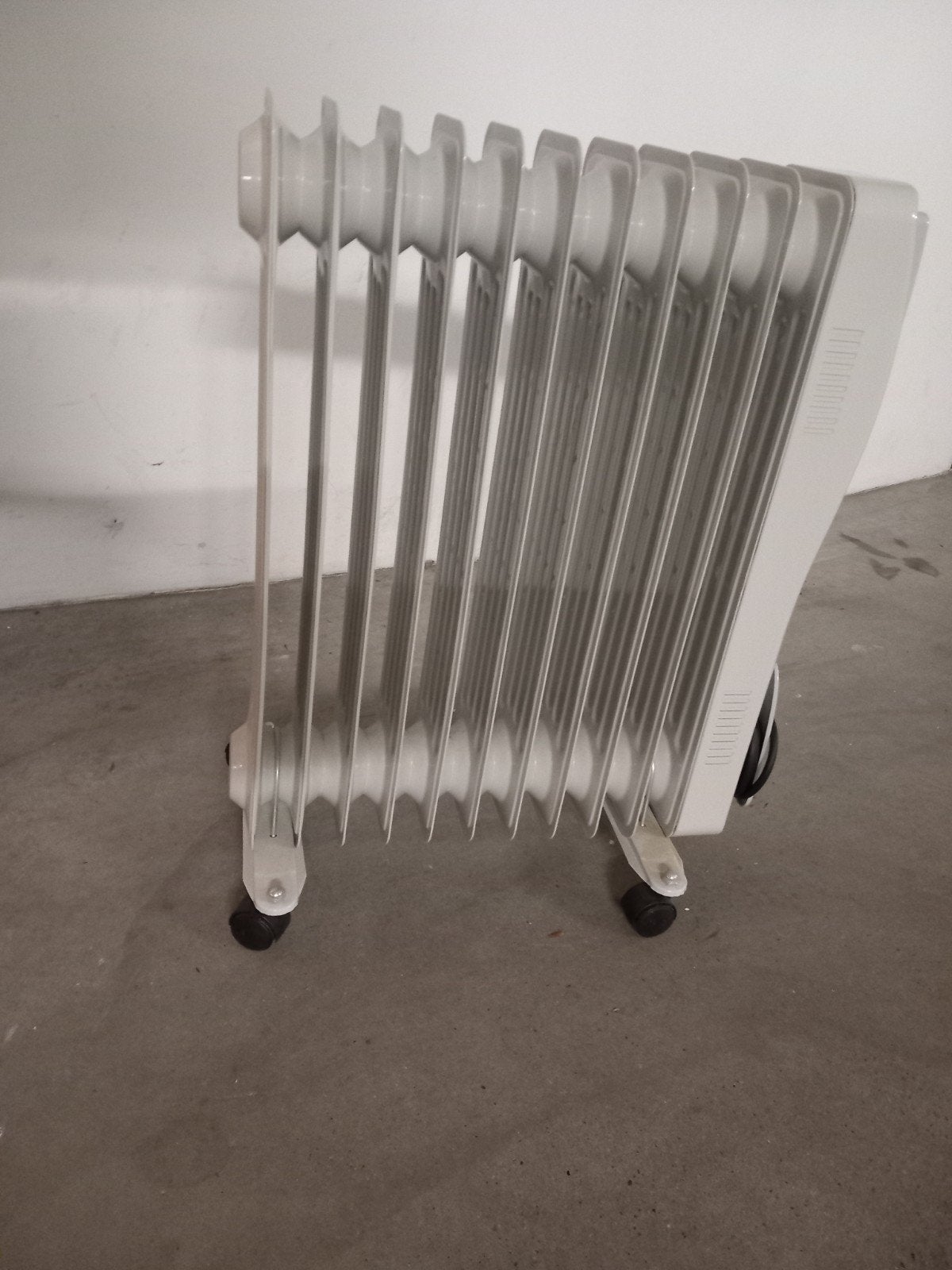 Elektrische Oliegevulde Radiator Kachel - 2500W, Verrijdbaar, 30 tot 80 cm, Radiator, Minder dan 60 cm, Ophalen of Verzenden