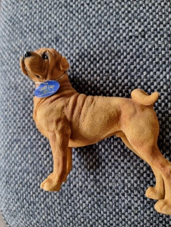 Shar Pei beeldje - Sweet Lake Collection, Verzamelen, Ophalen of Verzenden, Nieuw, Hond of Kat, Beeldje of Figuurtje